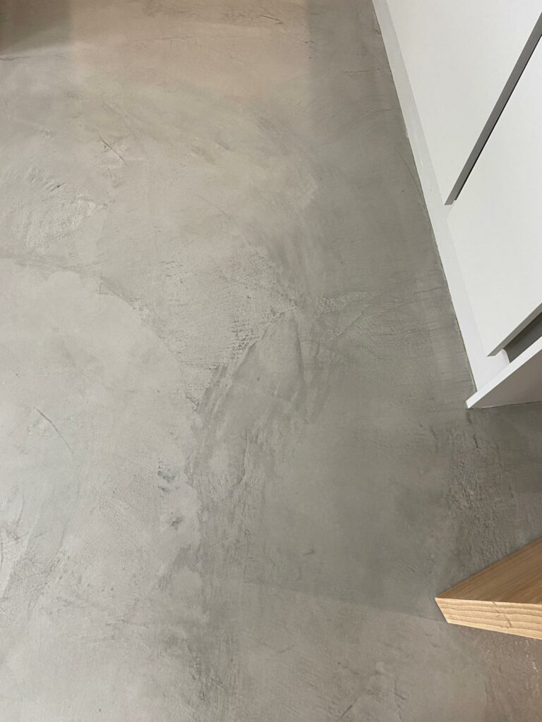 Luxury bathroom microcement walls